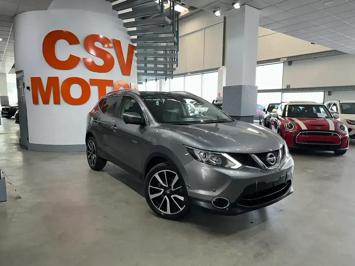 Usado Nissan Qashqai Tekna 115 CV (84 kW) 2017 Gris / plata SUV