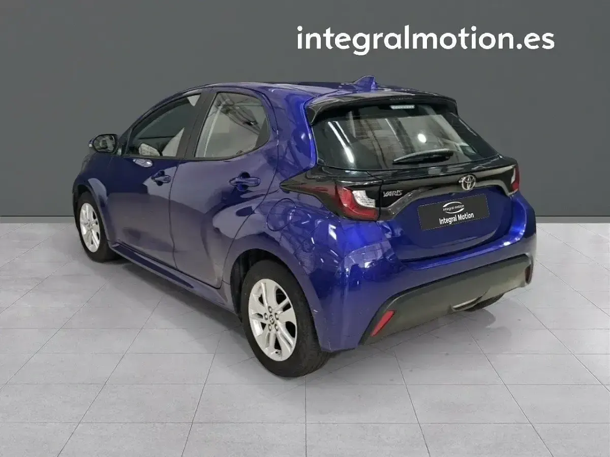 Usado Toyota Yaris Edition 125 CV (91 kW) 2024 Azul Berlina