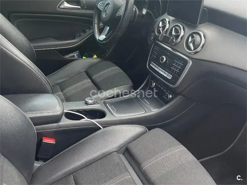 Usado Mercedes GLA220 177 CV (130 kW) 2018 Gris / plata SUV
