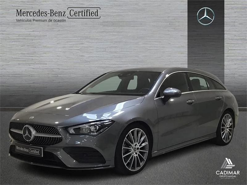 Usado Mercedes CLA200 Shooting Brake AMG line 150 CV (110 kW) 2021 Gris Familiar
