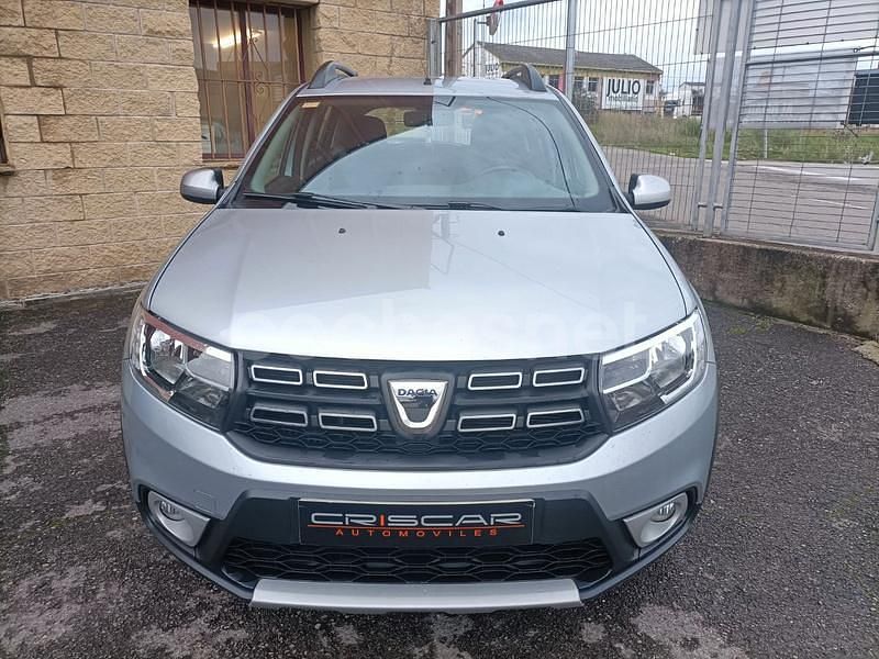 Usado Dacia Sandero Comfort 90 CV (66 kW) 2019 Gris / plata Berlina