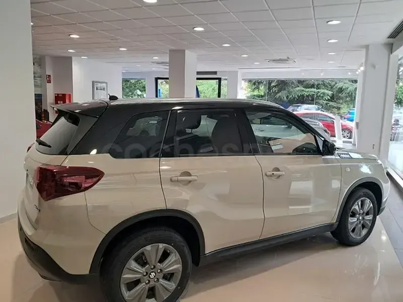 Nuevo Suzuki Vitara 110 CV (80 kW) 2026 Naranja SUV