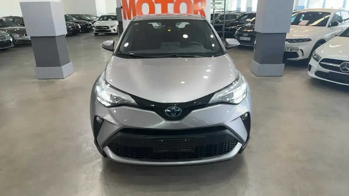 Usado Toyota C-HR Active 122 CV (89 kW) 2021 Gris SUV