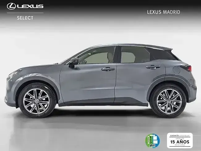 Usado Lexus LBX 136 CV (100 kW) 2025 Gris SUV