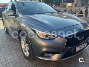 Usado Infiniti Q30 Premium 170 CV (125 kW) 2018 Gris / plata Berlina