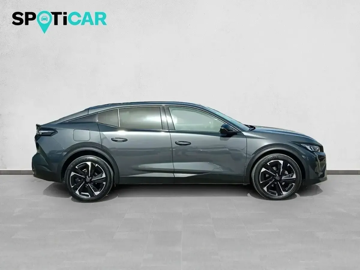 Usado Peugeot 408 Allure 130 CV (95 kW) 2023 Gris SUV