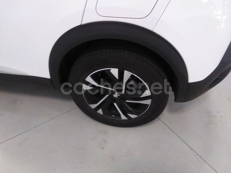 Usado Peugeot 2008 Allure 100 CV (73 kW) 2020 Blanco SUV