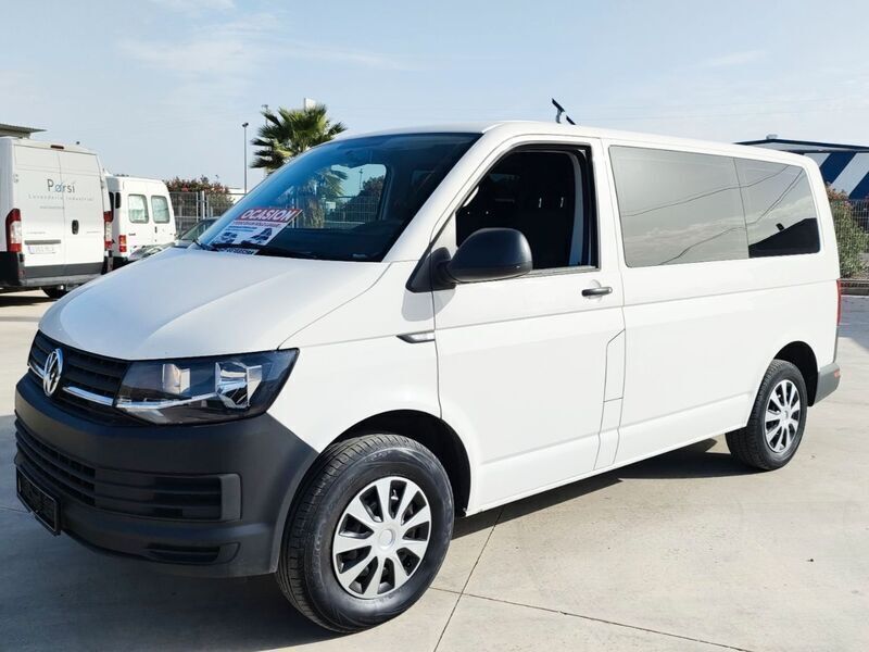 Blanco Usado 2017 VW Caravelle Trendline Monovolumen | 26.999 € (Caro) - Imagen 1/4