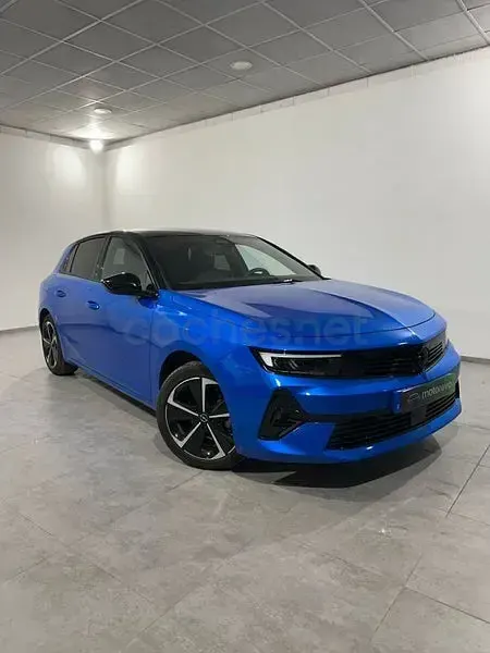 Usado Opel Astra 130 CV (95 kW) 2024 Azul Utilitario