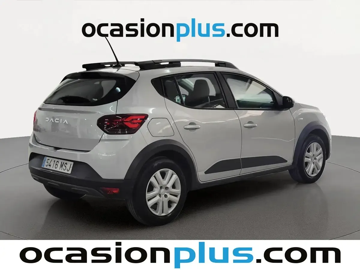 Usado Dacia Sandero Expression 91 CV (66 kW) 2024 Gris Utilitario