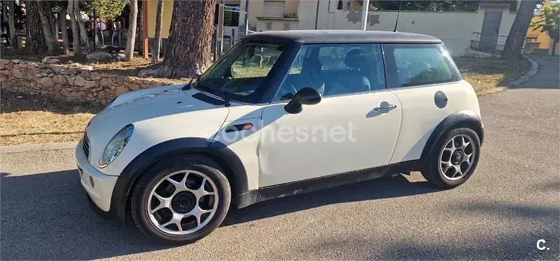 Usado Mini ONE 90 CV (66 kW) 2004 Blanco Utilitario