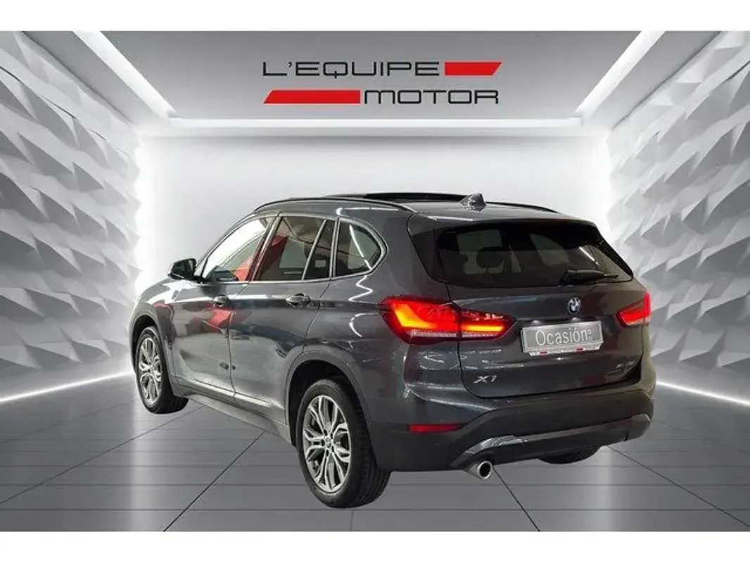 Usado BMW X1 Advantage 136 CV (100 kW) 2021 Gris SUV