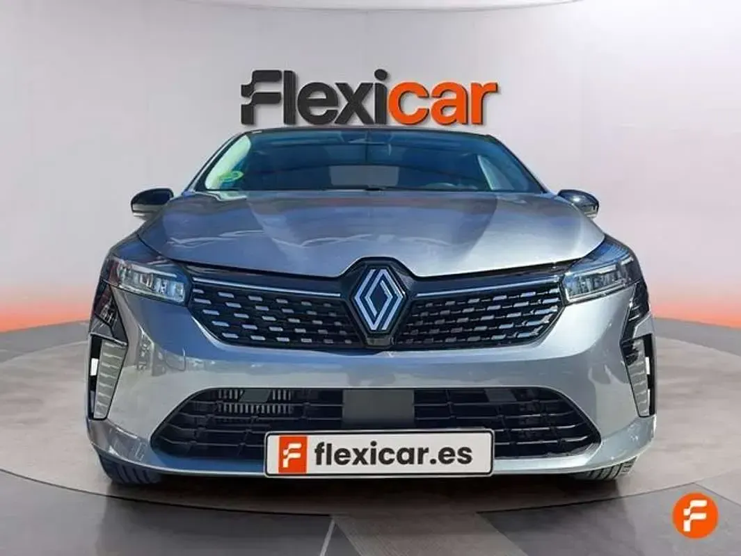 Usado Renault Clio SE 67 CV (49 kW) 2024 Gris Utilitario