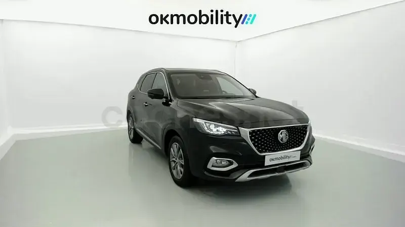 Begagnad MG HS Luxury 162 HK (119 kW) 2023 Svart SUV