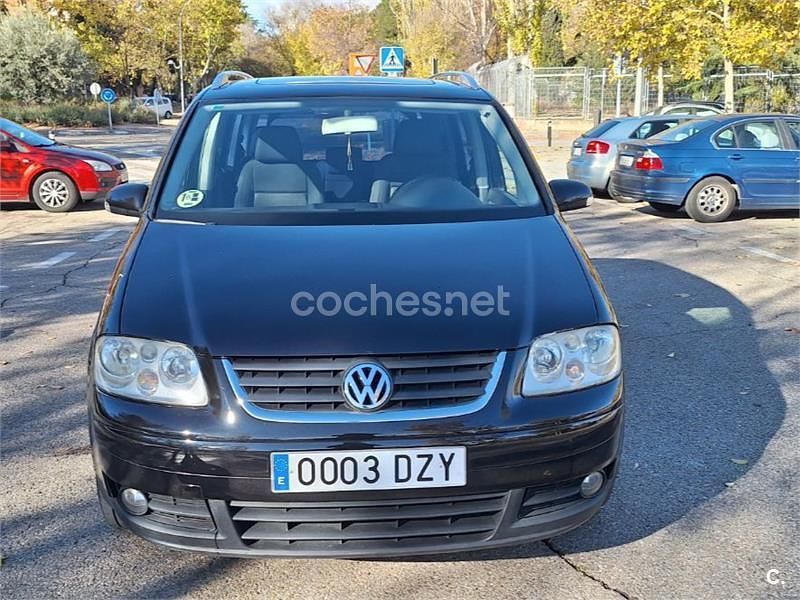 Negro Usado 2006 VW Touran Monovolumen | 4600 € (Precio justo) - Imagen 1/4