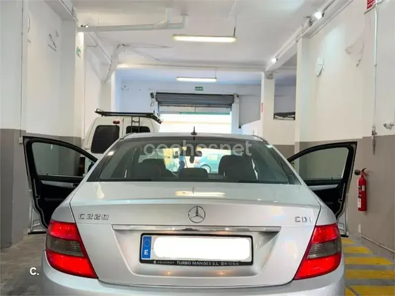 Usado Mercedes C220 Avantgarde 150 CV (110 kW) 2008 Blanco Berlina
