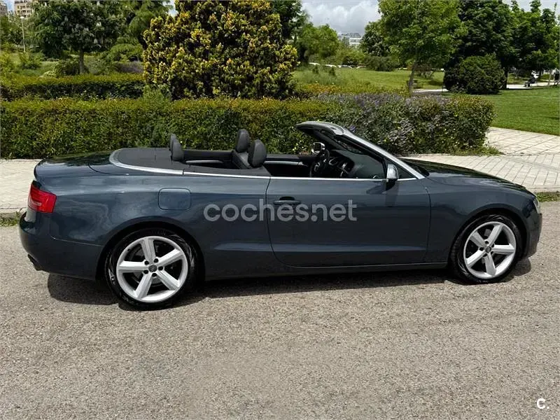 Usado Audi A5 Cabriolet S-Line 190 CV (139 kW) 2011 Gris / plata Descapotable