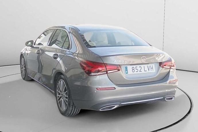 Usado Mercedes A180 136 CV (100 kW) 2021 Berlina
