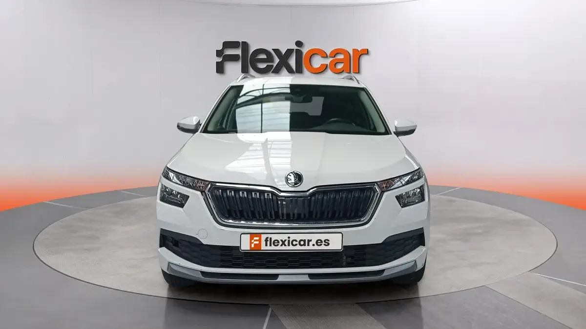 Usado Skoda Kamiq Selection 95 CV (69 kW) 2023 Blanco SUV