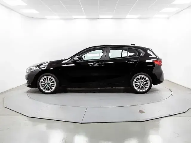 Usado BMW 118 Comfort Edition 150 CV (110 kW) 2022 Negro Utilitario