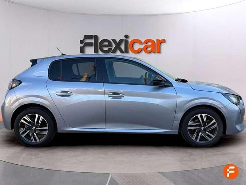 Usado Peugeot 208 Allure 101 CV (74 kW) 2023 Gris Utilitario