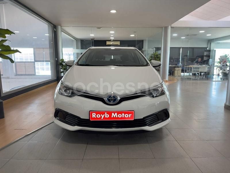 Usado Toyota Auris Hybrid Business Edition 136 CV (100 kW) 2019 Blanco Utilitario