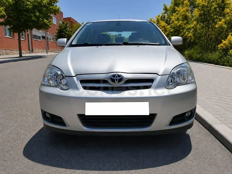 Usado Toyota Corolla Sol 110 CV (80 kW) 2006 Beige Berlina