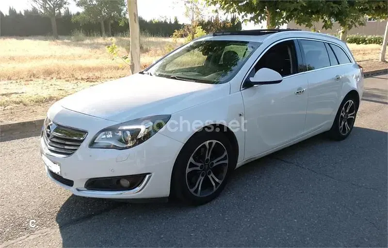 Usado Opel Insignia Excellence 140 CV (102 kW) 2014 Blanco Familiar