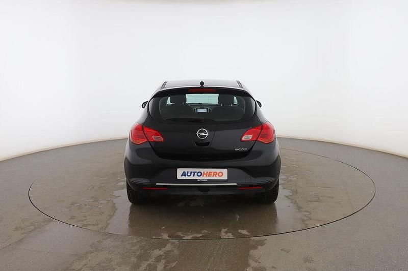 Usado Opel Astra Selective 110 CV (80 kW) 2015 Negro Berlina