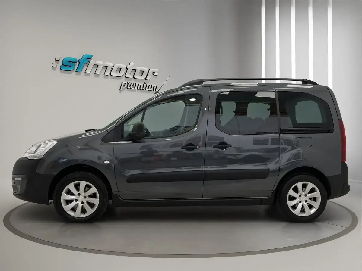 Usado Peugeot Partner Tepee Active 120 CV (88 kW) 2018 Gris Monovolumen