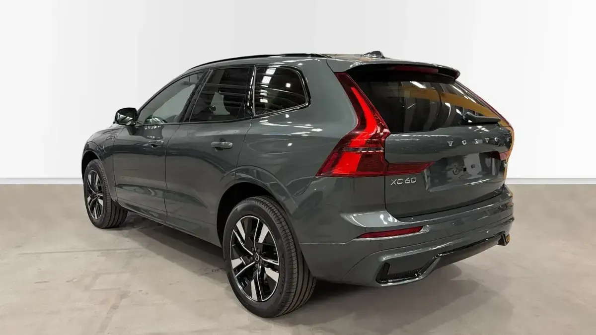 Usado Volvo XC60 Plus 350 CV (257 kW) 2026 Gris SUV