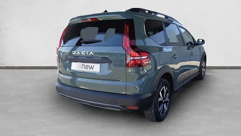 Usado Dacia Jogger Expression 110 CV (80 kW) 2024 Verde Monovolumen
