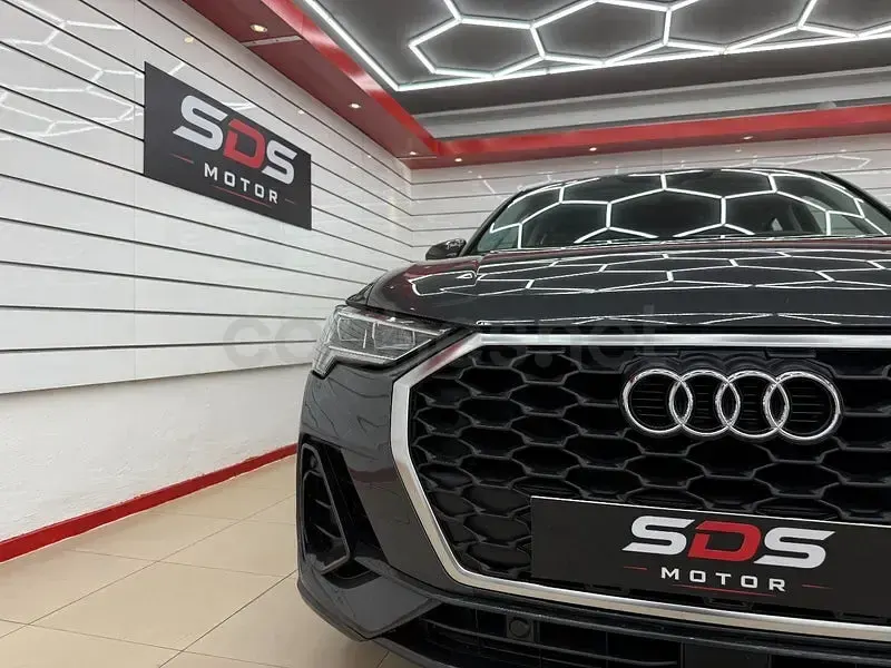 Usado Audi Q3 Sportback Advanced 150 CV (110 kW) 2021 Gris / plata SUV