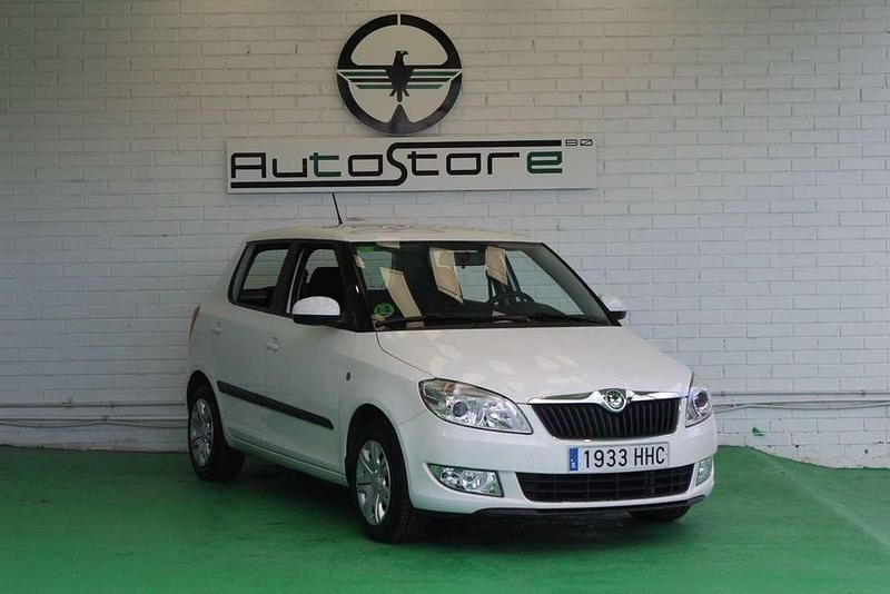 Occasion Skoda Fabia Ambition 60 ch (44 kW) 2011 Blanc Citadine
