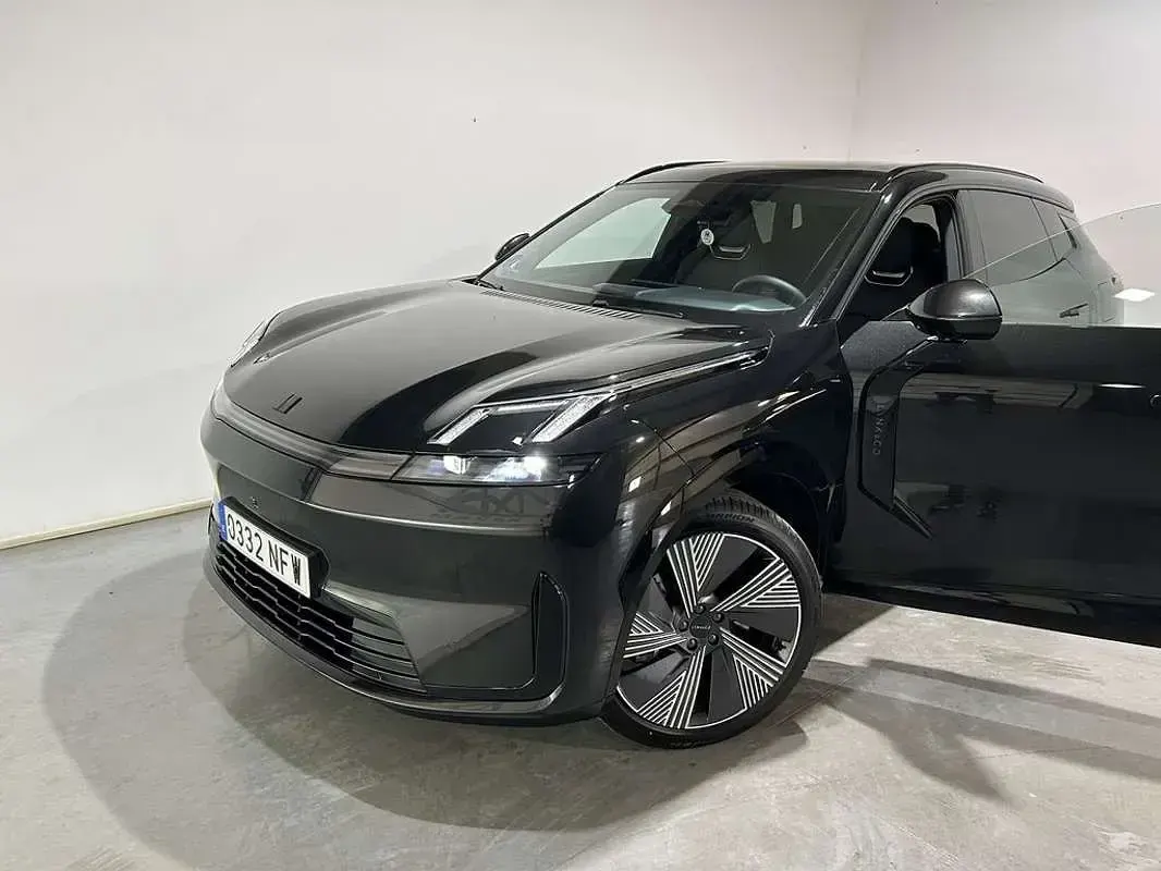 Usado Lynk & Co 08 347 CV (255 kW) 2025 Negro SUV