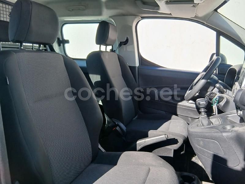 Usado Citroën Berlingo Live 102 CV (75 kW) 2022 Blanco Monovolumen