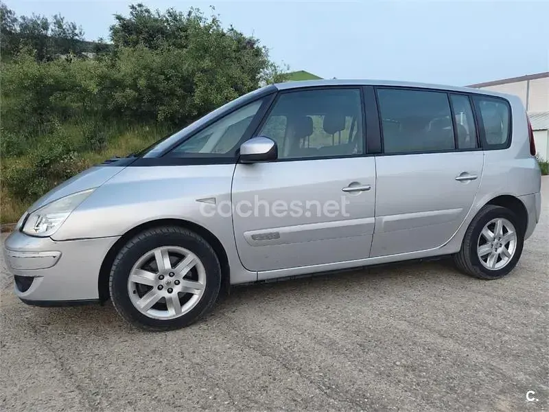 Usado Renault Espace 130 CV (95 kW) 2010 Gris / plata Monovolumen