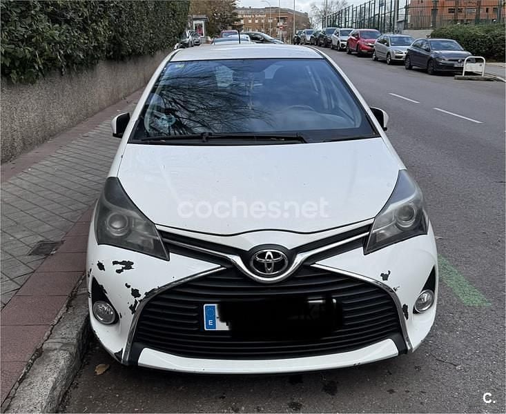 Usado Toyota Yaris Active 99 CV (72 kW) 2015 Blanco Berlina
