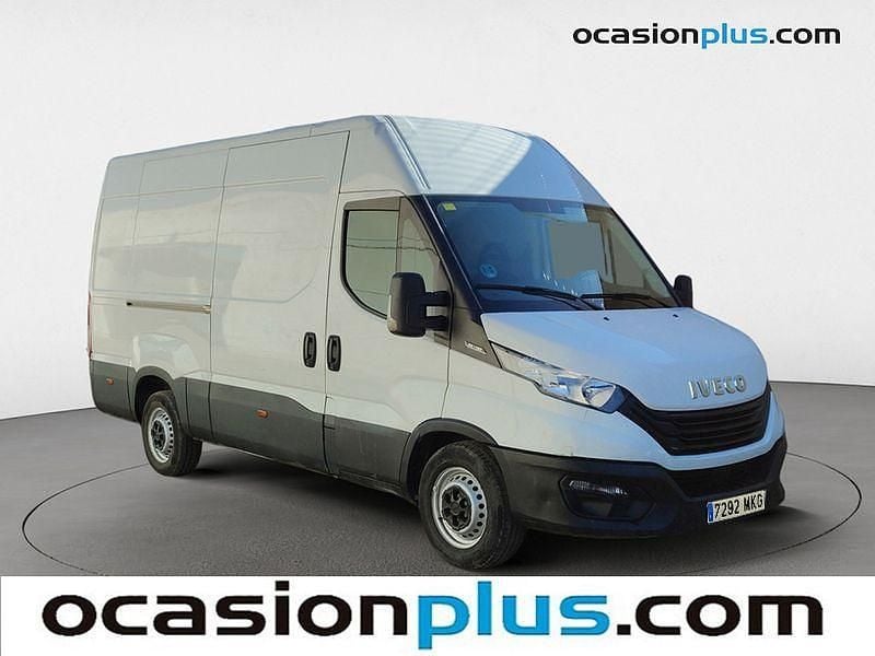 Usado Iveco Daily 156 CV (114 kW) 2023 Blanco Berlina