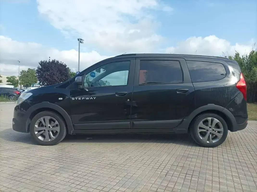 Usado Dacia Lodgy Stepway 110 CV (80 kW) 2016 Marrón Monovolumen