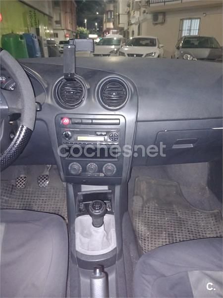 Usado Seat Ibiza Stella 100 CV (73 kW) 2002 Azul Utilitario