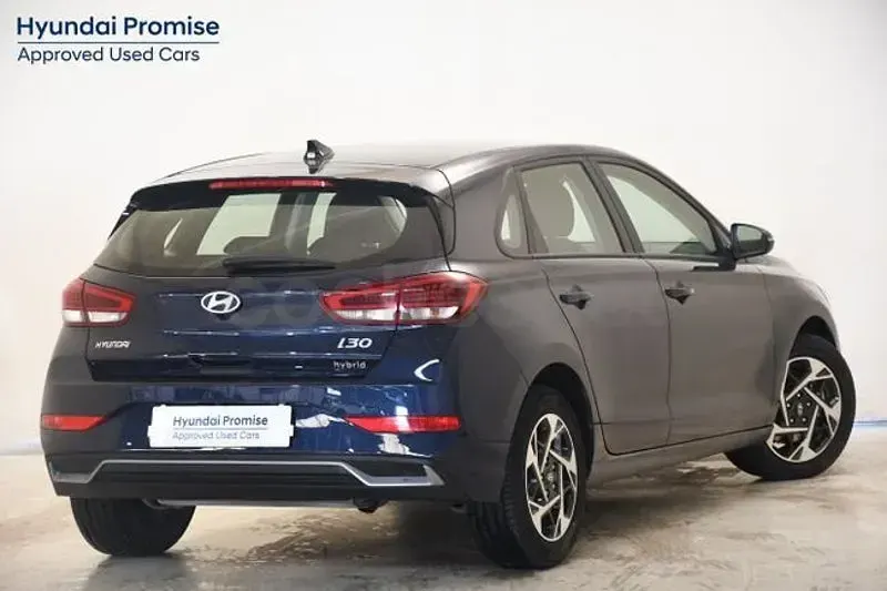 Usado Hyundai i30 100 CV (73 kW) 2025 Azul Berlina