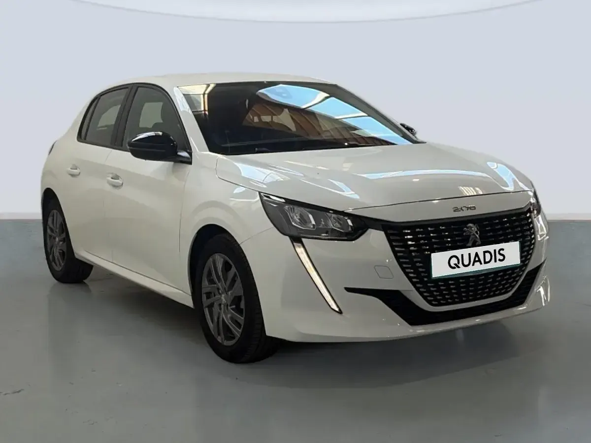 Usado Peugeot 208 Active 75 CV (55 kW) 2022 Blanco Utilitario