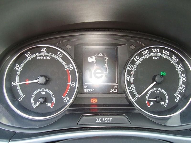 Usado Skoda Fabia 110 CV (80 kW) 2019 Rojo Berlina