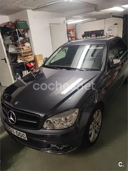 Usado Mercedes C180 Avantgarde 143 CV (105 kW) 2008 Gris / plata Berlina