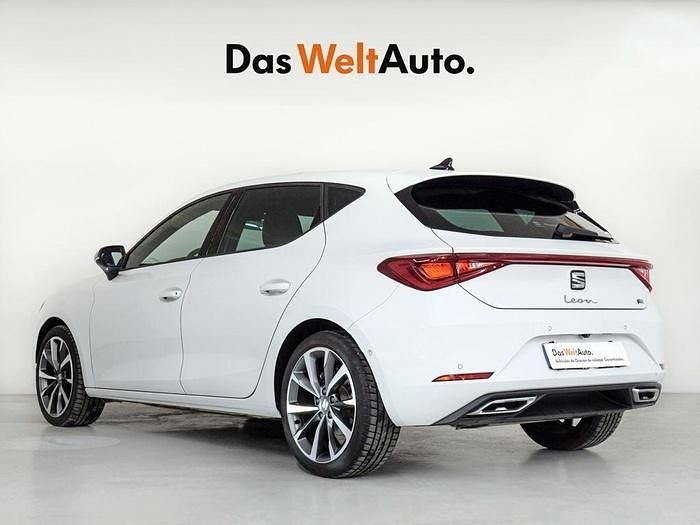 Blanco Usado 2024 Seat Leon FR | 26.900 € (Precio justo) - Imagen 1/4