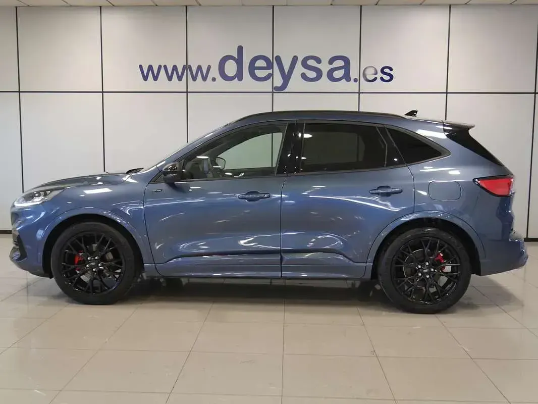 Usado Ford Kuga ST-Line X 190 CV (139 kW) 2023 Azul SUV