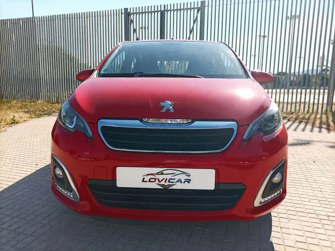 Usado Peugeot 108 Allure 82 CV (60 kW) 2018 Rojo Utilitario