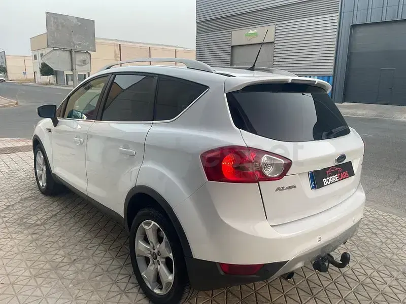 Usado Ford Kuga Titanium 136 CV (100 kW) 2008 Blanco SUV