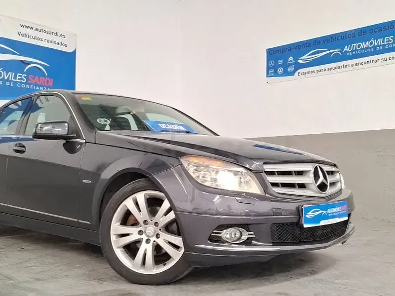 Usado Mercedes C200 Elegance 136 CV (100 kW) 2011 Gris / plata Familiar